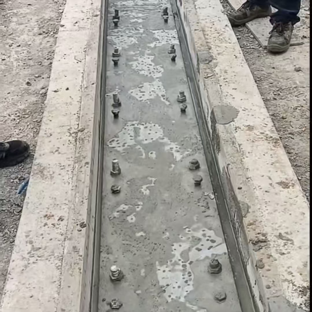 赤壁港口码头起重机龙门吊重型机械设备稳固用早强快凝轨道胶泥